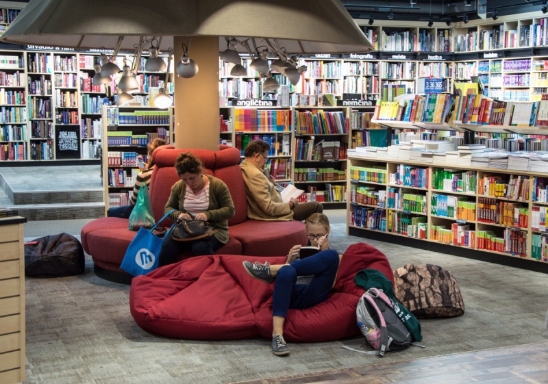 magasin-BELGENTIER-min_books_bookstore_book_reader_readers_reading_shop_sale_books-849006