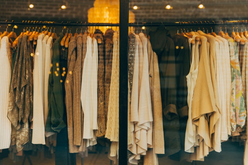 magasin-BELGENTIER-min_clothe_fashion_store_shop_window_store_front-21277